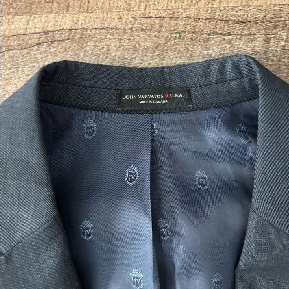 John Varvatos 2 piece suit navy sharkskin - Picture 3 of 9